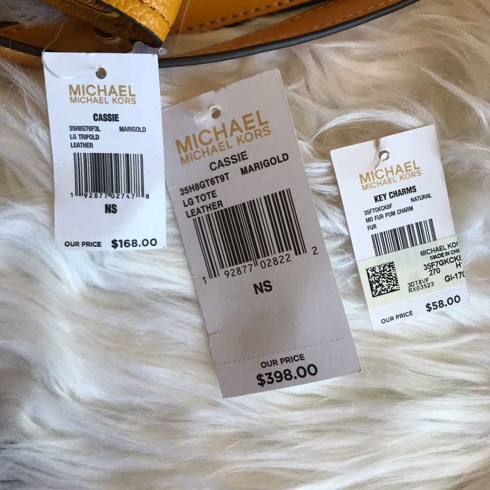 Michael Kors Cassie tote wallet & fur charm set - Picture 7 of 7